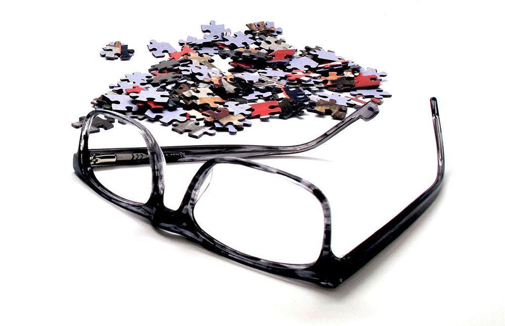 how_to_choose_reading_glasses_that_look_good_on_you_renees_readers