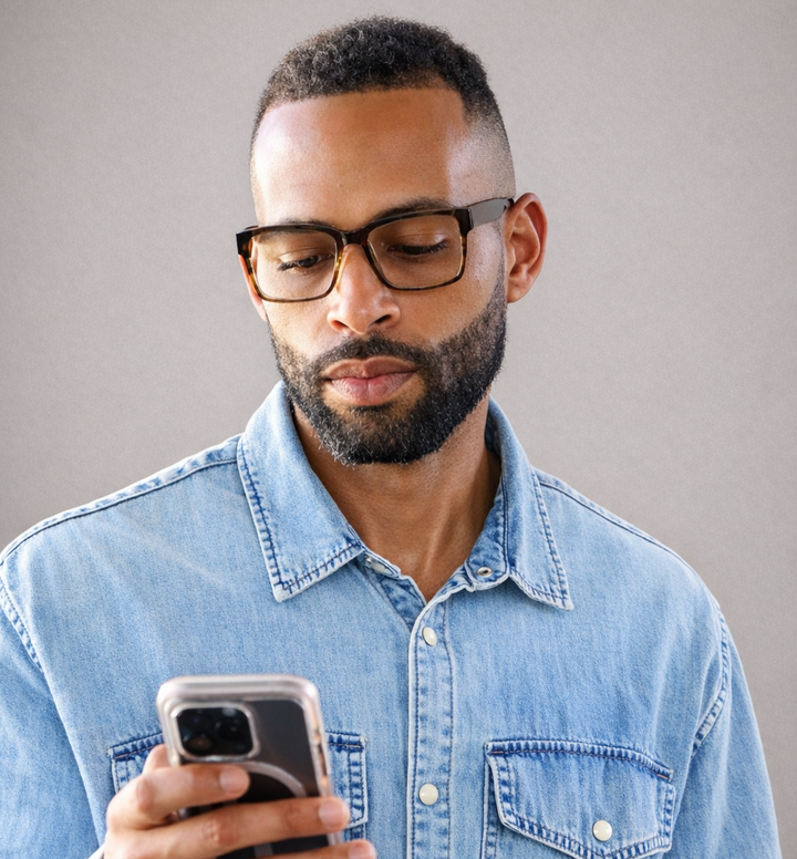 digital reading- phone-Renee&